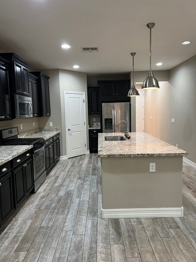 Foto del edificio - 3 BEDROOM IN STONELEDGE AT BLACK CANYON IN PHOENIX