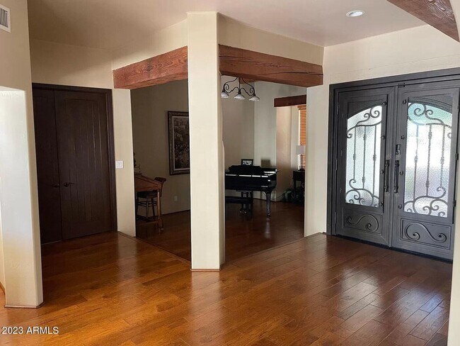 Foto del edificio - 10390 E Paradise Dr