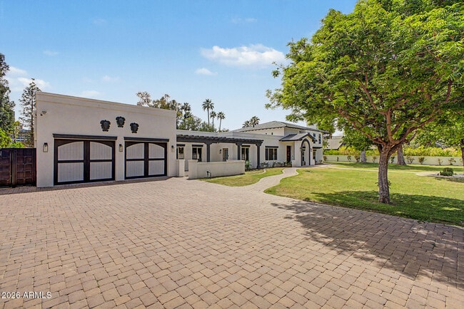 Foto del edificio - 2311 E Colter St