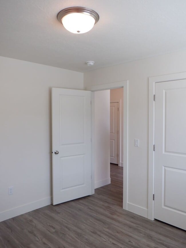 Foto del edificio - 3 bedroom- 2 bath Brand Newer Construction