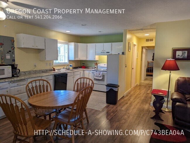 Building Photo - 3 bedroom home in Rockaway beach