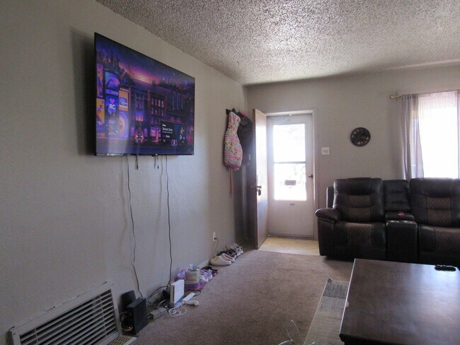 Foto del edificio - Cozy & Convenient 2+ Bedroom W/Garage