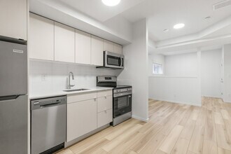 Building Photo - 11440-11487 87 St NW