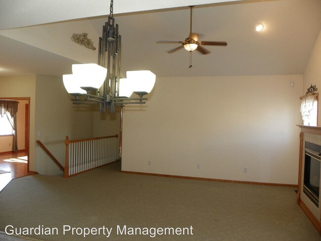 Building Photo - 6432 Clearwater Creek Dr