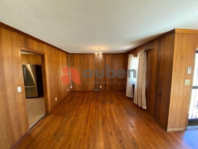 Building Photo - 2217 Hickory Valley Rd