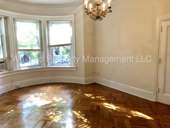 Building Photo - Perfect Studio in the Heart of Adams Morgan