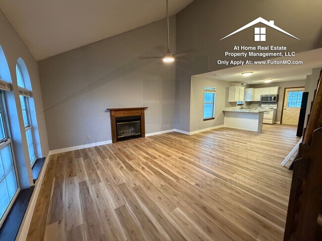 Foto del edificio - 2711 Mayflower Dr