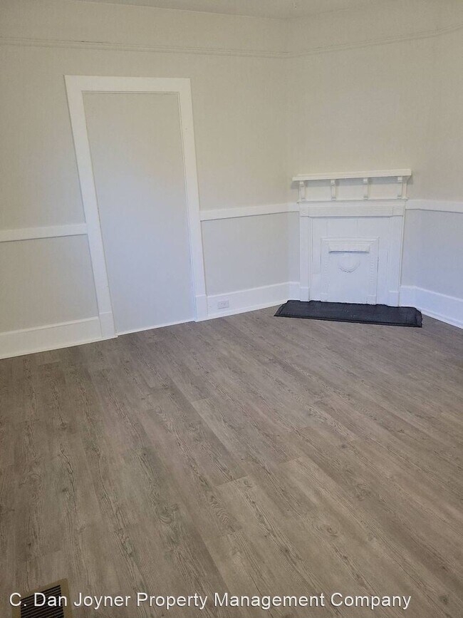 Foto del edificio - 2 br, 1 bath House - 24 8th Avenue