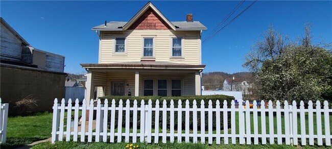 Building Photo - 1507 5th Ave