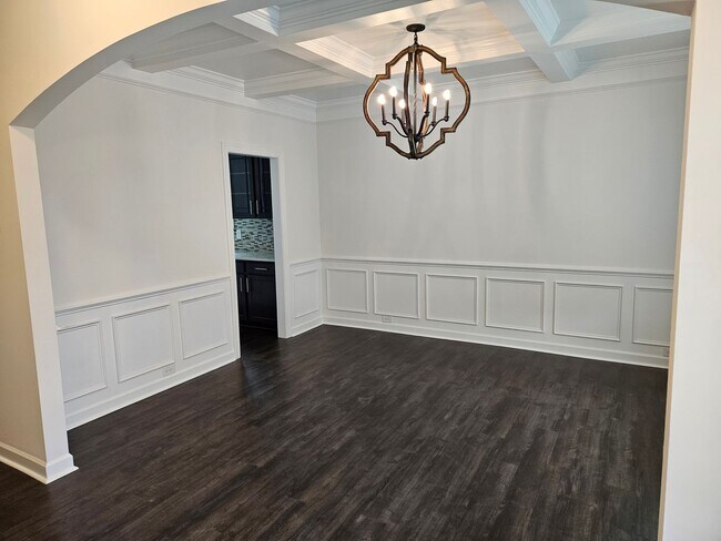 Building Photo - Beautiful unfurnished 3 bed 2.5 bath home ...