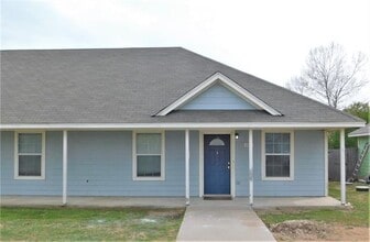 Building Photo - 124 Private Road 3230