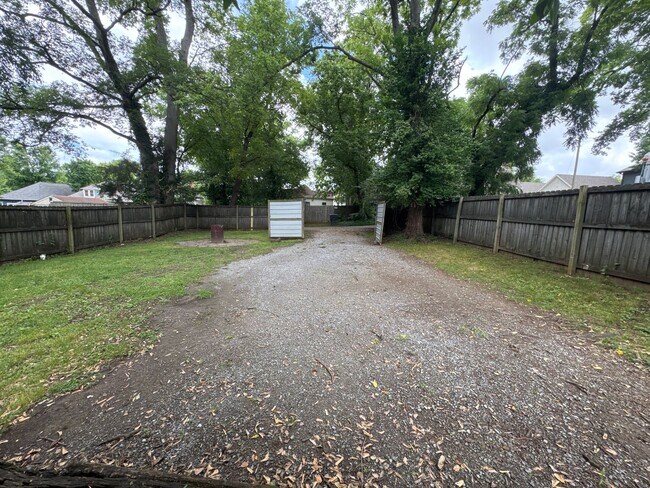 Foto del edificio - Renovated 3BR/2BA Home in Cleveland Park – Minutes to Downtown Nashville!