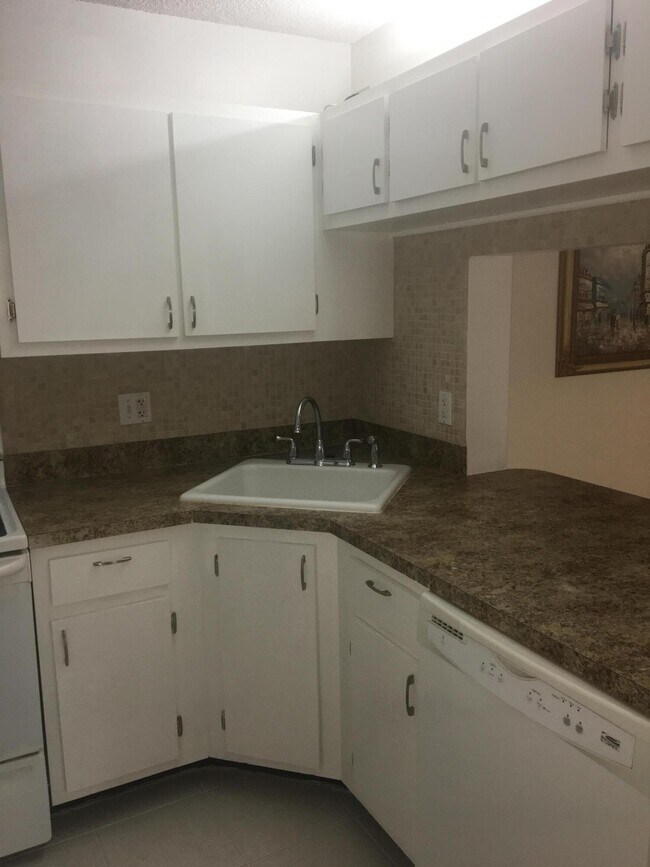 Foto del edificio - 1007 Green Pine Blvd