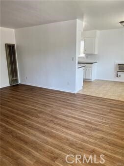 Foto del edificio - 315 E 8th St