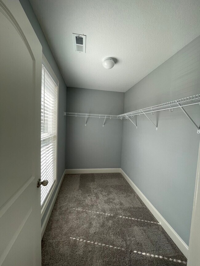 Foto del edificio - 8711 Yellow Aster Rd