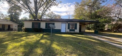 Building Photo - 1511 Evelyn Ave