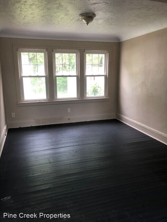 Building Photo - 3 br, 1 bath House - 971 Selwyn Rd.