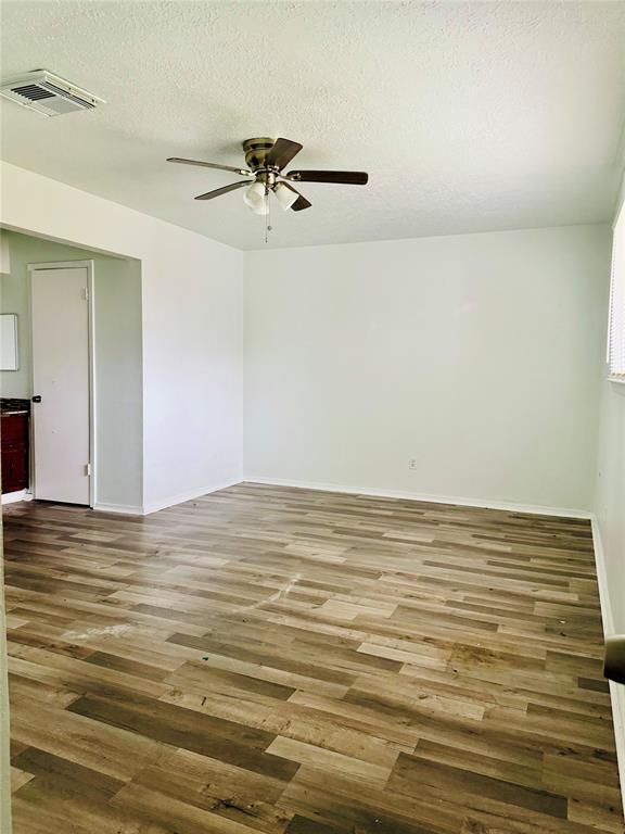 Foto del edificio - 1103 Whispering Pine Dr