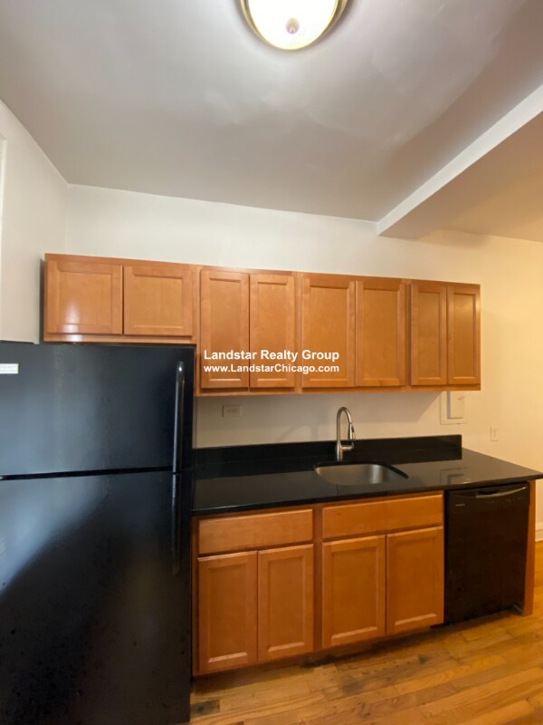 Building Photo - 909 Elmwood Ave