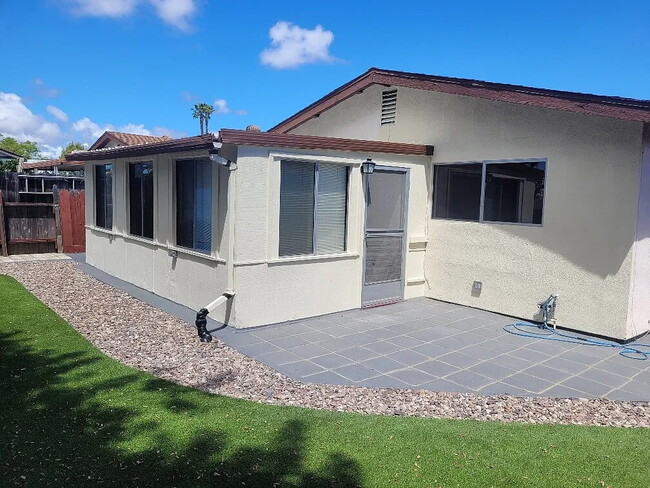 Building Photo - 3241 Calle Osuna