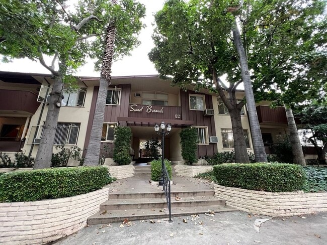 Building Photo - 1263 Hayworth Ave