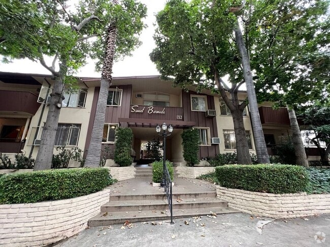Building Photo - 1263 Hayworth Ave