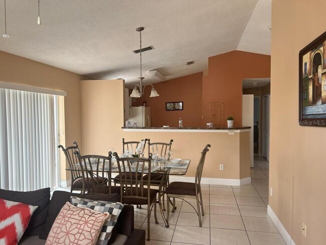 Building Photo - 2438 Harbor Town Dr