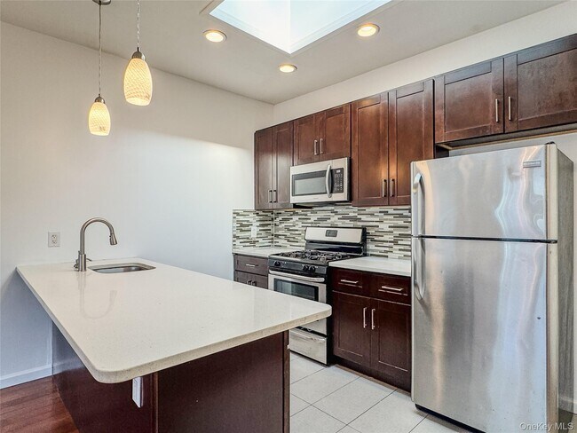 Foto del edificio - 209-211-211 Main St