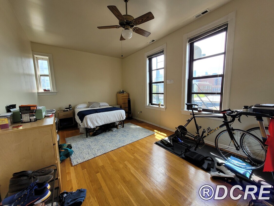 Bedroom 1 - 403 W North Ave