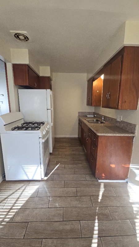 Foto del edificio - 720 N Marengo Ave