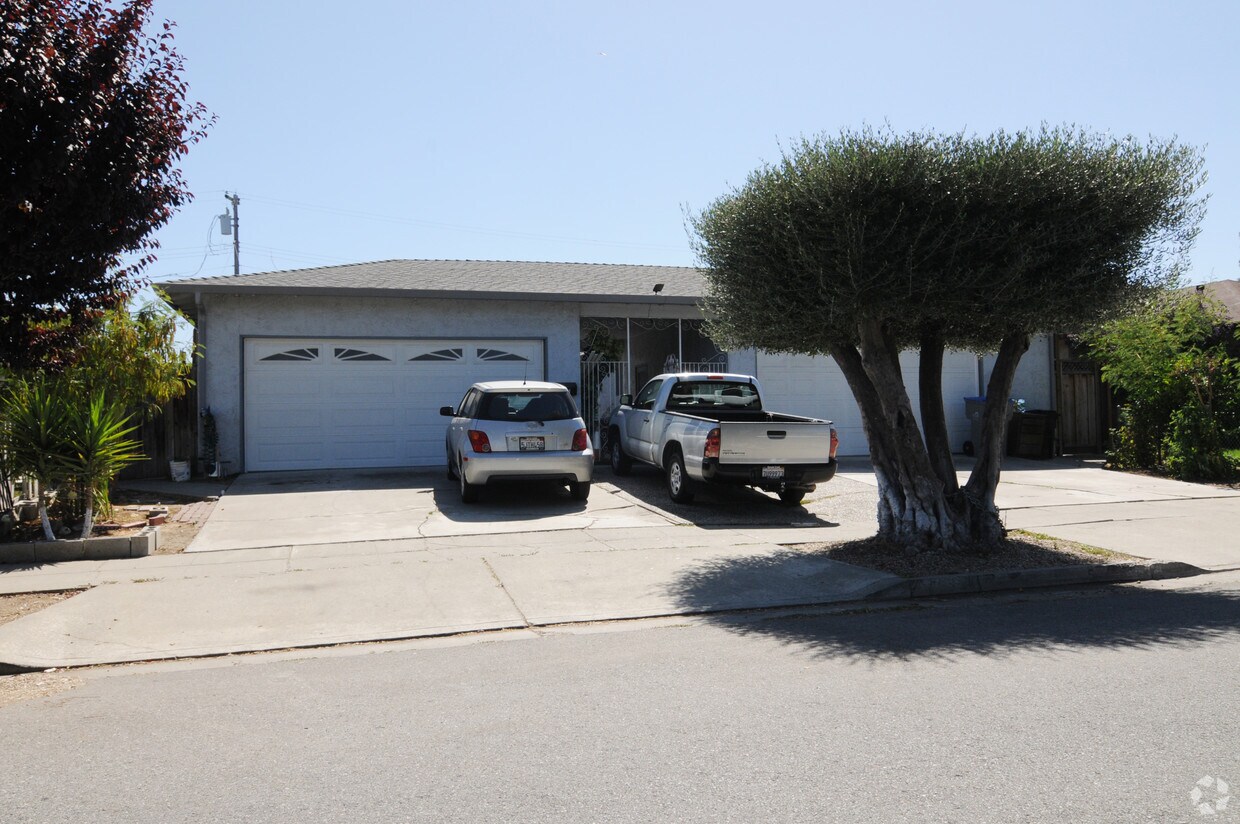 Primary Photo - 664-666 Chemeketa Dr