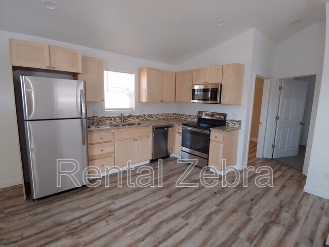 Foto del edificio - 921 NW Oak Ln
