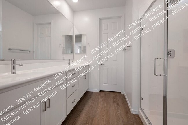 Foto del edificio - 23015 E Starflower Dr