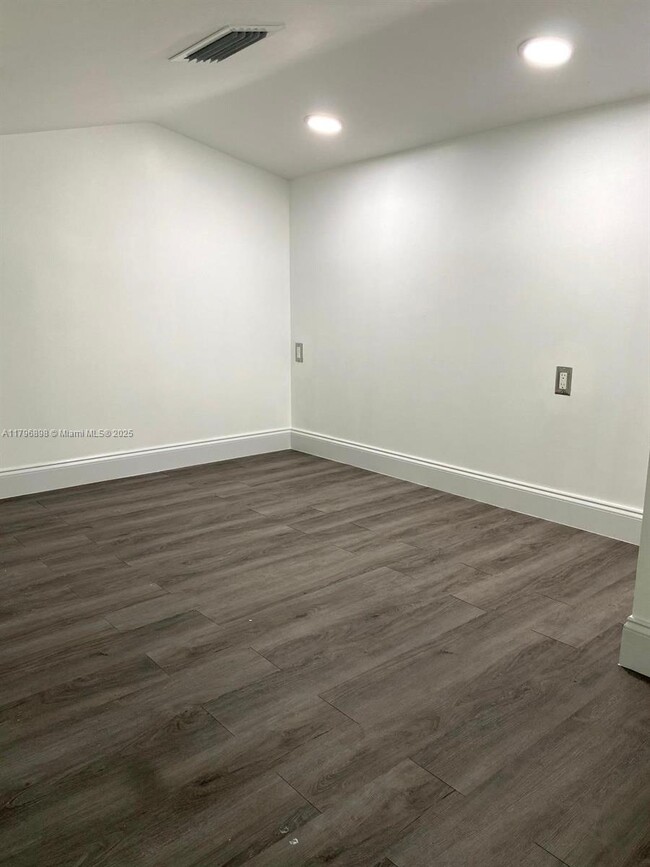 Building Photo - 9040 SW 142nd Ct