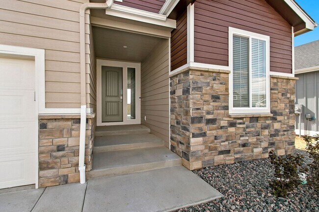 Foto del edificio - Brand New 4 Bedroom Home in Promontory Point!