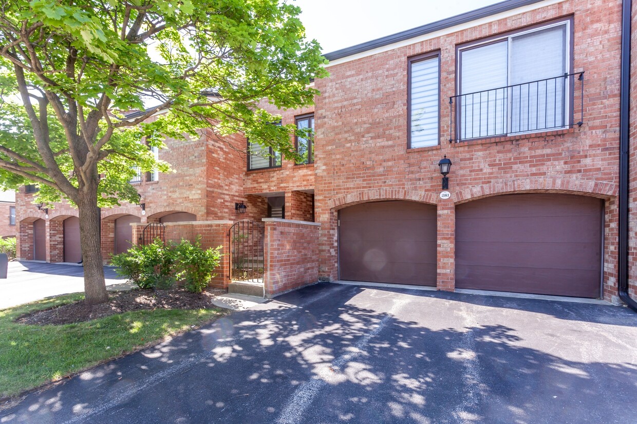 Primary Photo - 19w281 Paul Revere Ln
