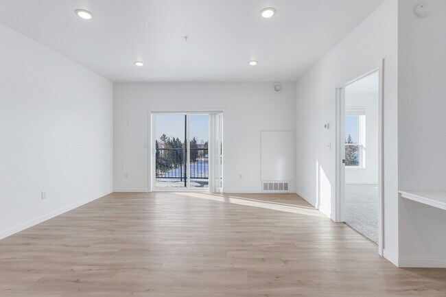 Foto del edificio - 2465 62nd Ave S