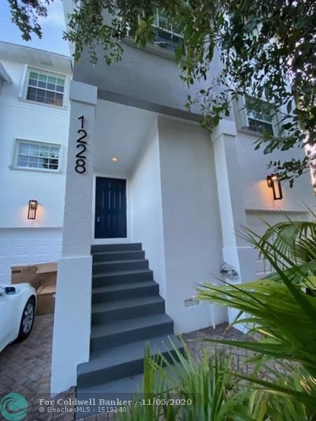 Building Photo - 1228 W Las Olas Blvd