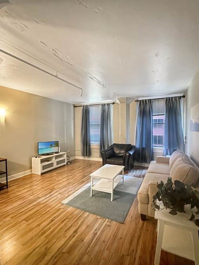 Foto del edificio - CHM-Midland Lofts