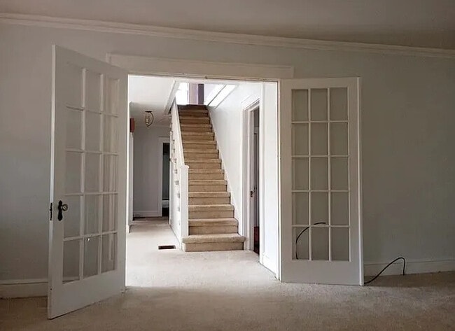 Foto del edificio - 221 Old Cedar Rock Rd