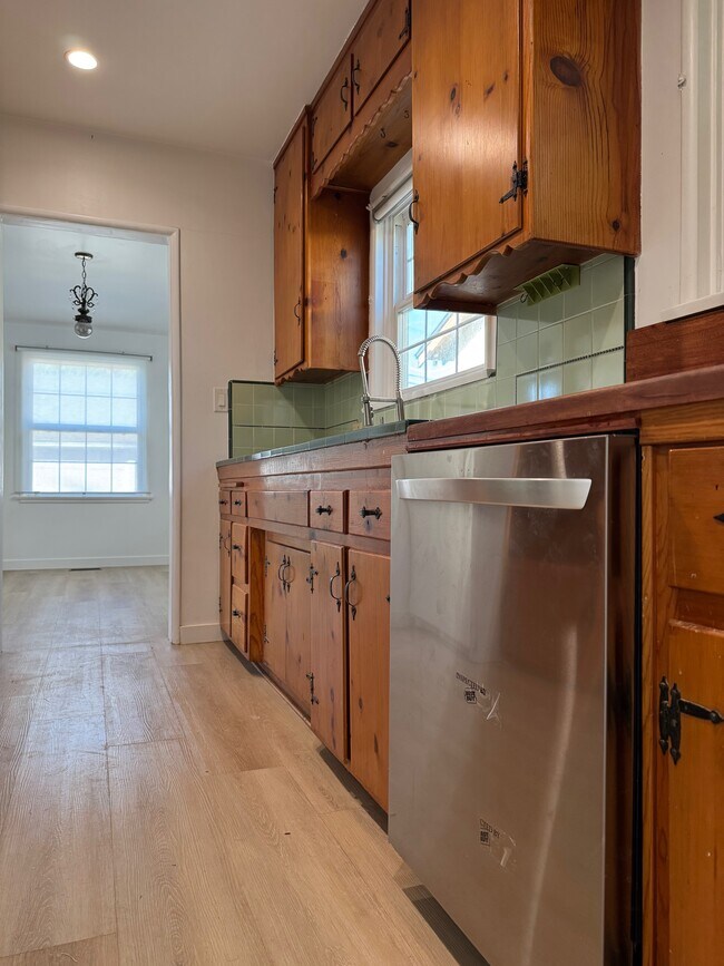 Foto del edificio - 22051 Vanowen St