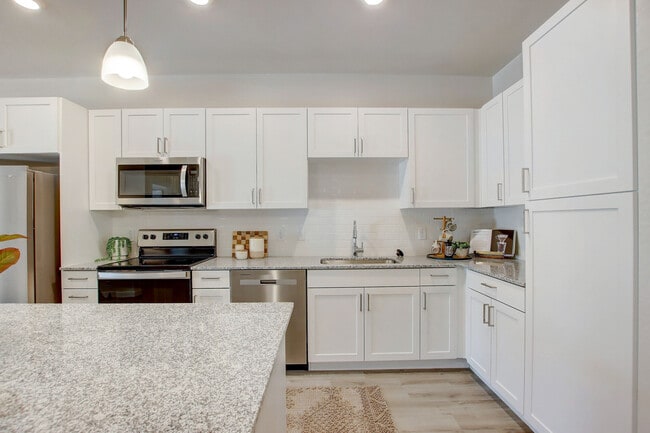 Building Photo - Ascend At Black Canyon