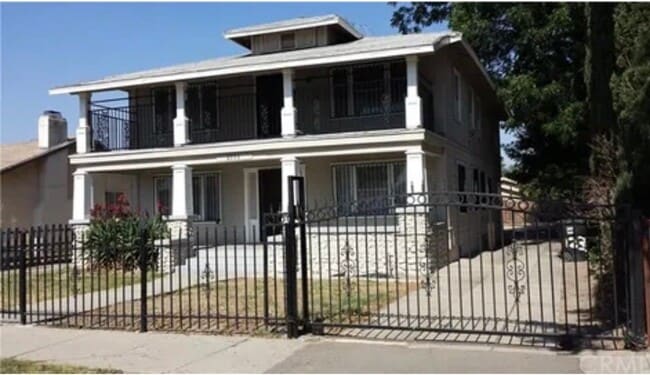 Foto del edificio - 1233 N G St