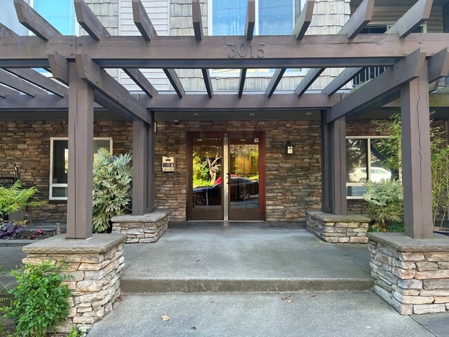 Building Photo - 3015 SW Avalon Way
