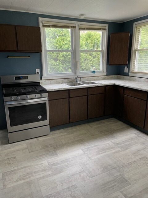 Building Photo - 20 Ridge St