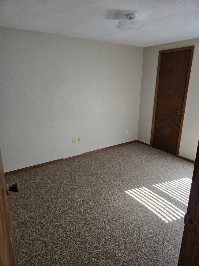 Foto del edificio - 8505 S Camay Ave