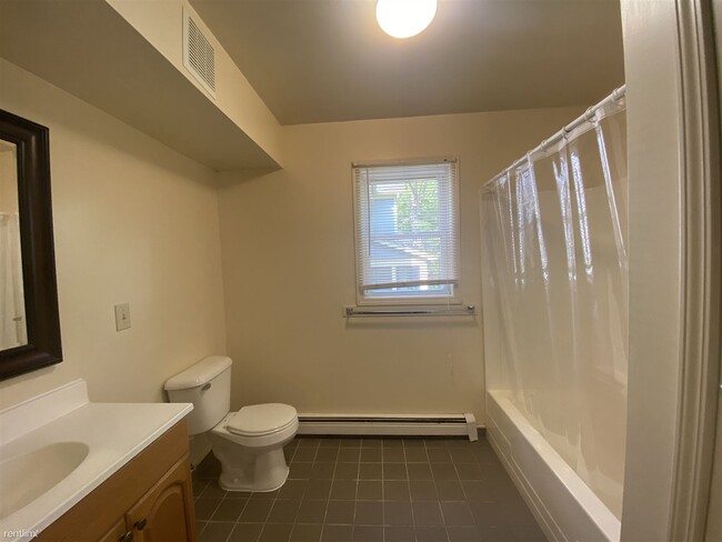 Foto del edificio - 4 br, 2 bath House - 1427 Broadway St Apt 1