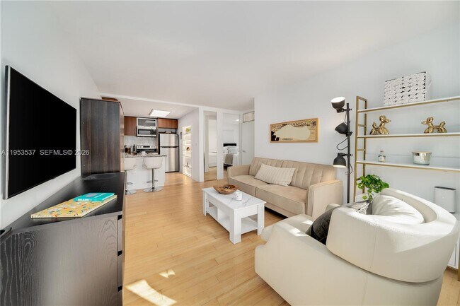 Foto del edificio - 651 NE 60th St