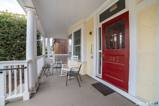 Foto del edificio - 382 Whitney Ave