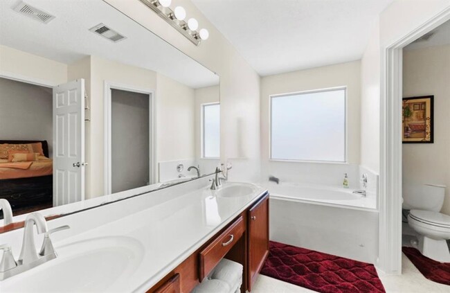 Building Photo - 15402 Forest Creek Farms Dr